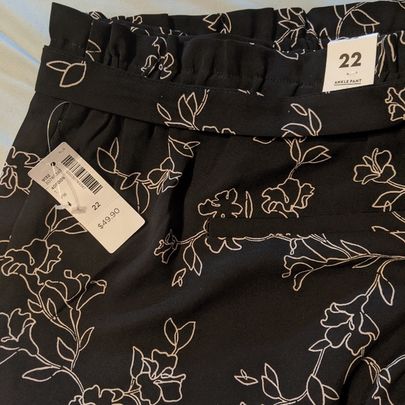 Reitman's Paper Bag Waist Ankle Pants with Sash - Picture 5 of 7